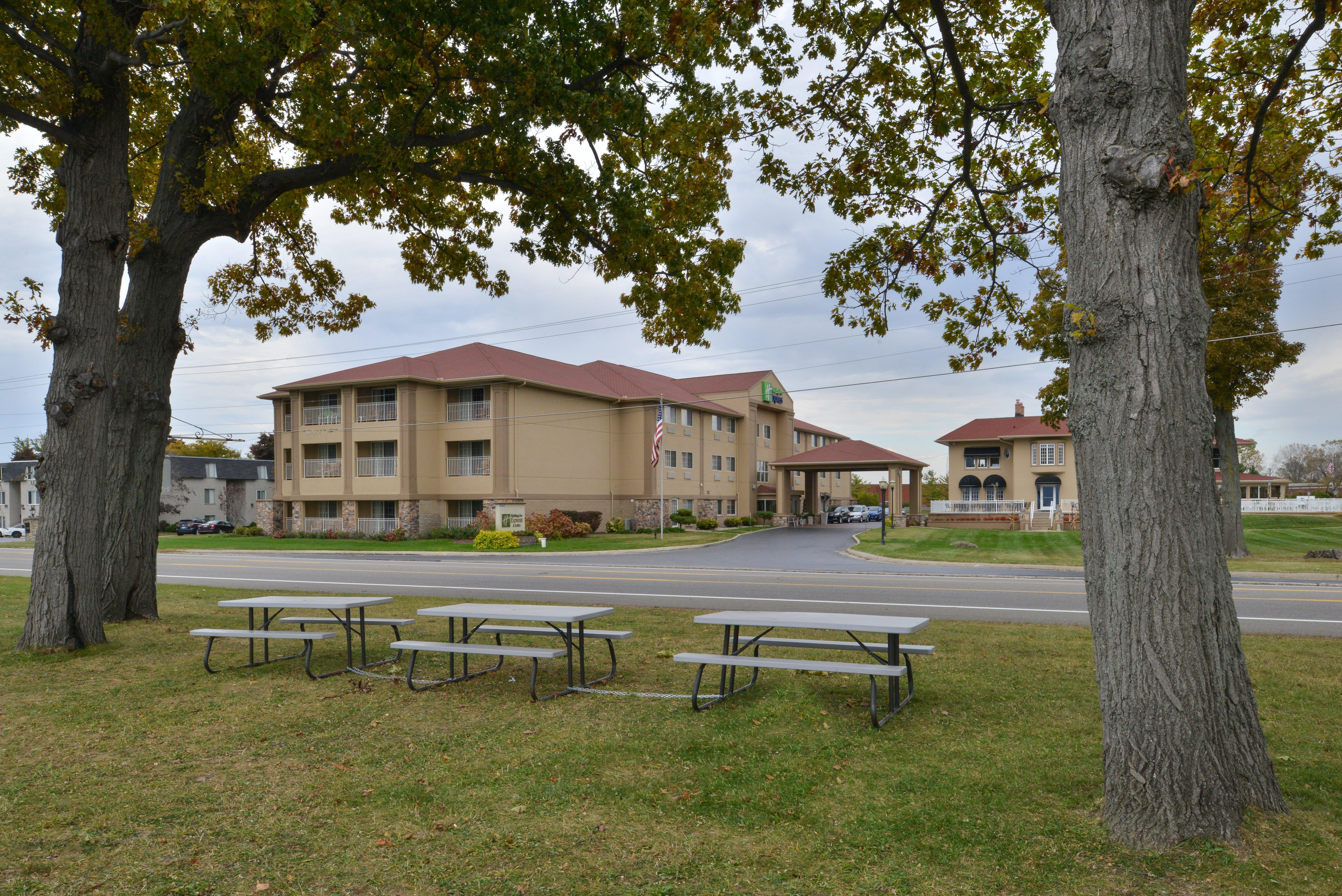 Holiday Inn Express Hotel & Suites-Saint Joseph By Ihg Екстер'єр фото