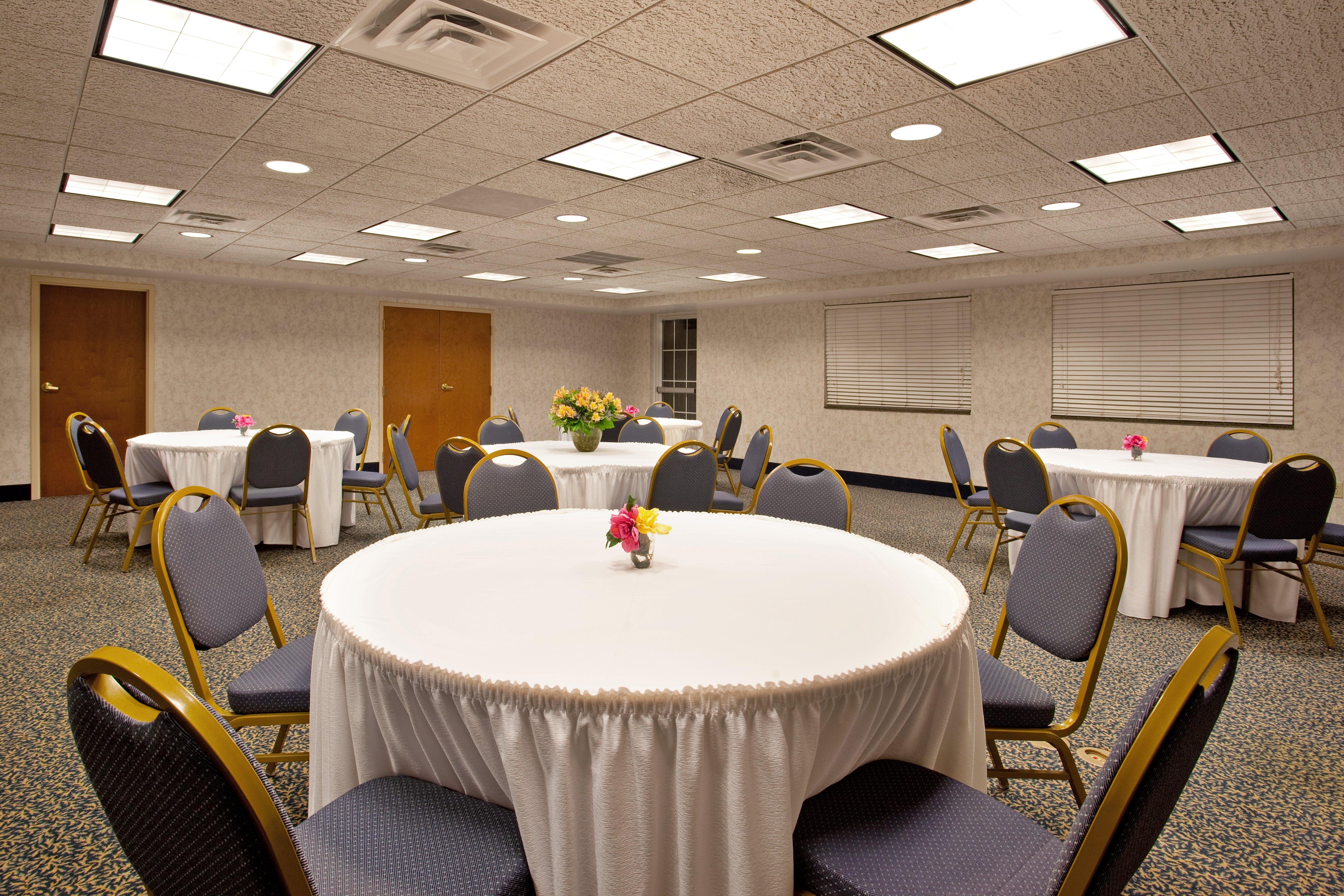 Holiday Inn Express Hotel & Suites-Saint Joseph By Ihg Екстер'єр фото